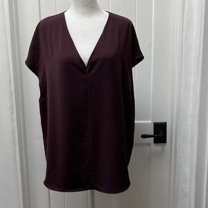 R Label Women’s V-Neck Sleeveless Blouse